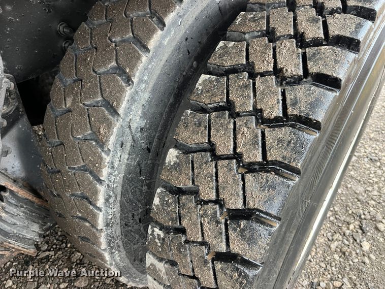 image for item LA9826 2013 International WorkStar 7500  dump truck