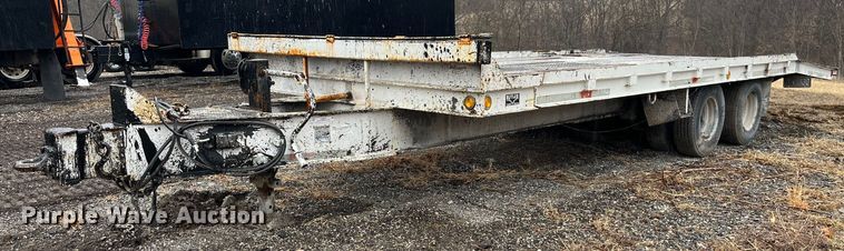 image for item LA9827 1994 Butler BT-2425-AUE  tilt deck equipment trailer