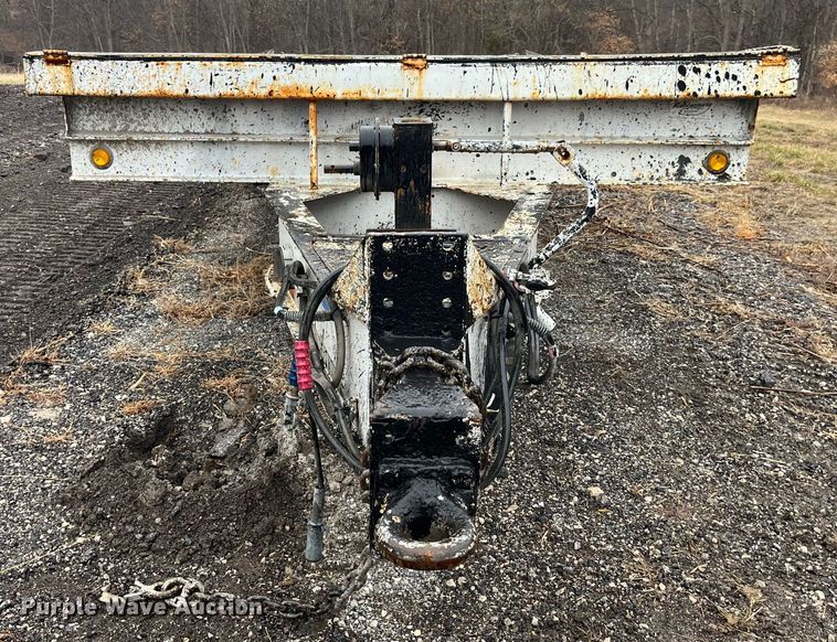 image for item LA9827 1994 Butler BT-2425-AUE  tilt deck equipment trailer