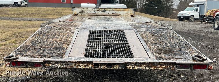 image for item LA9827 1994 Butler BT-2425-AUE  tilt deck equipment trailer