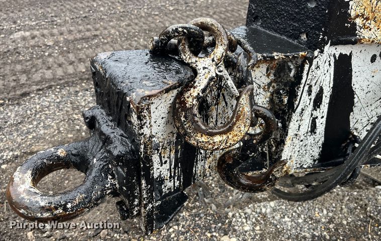 image for item LA9827 1994 Butler BT-2425-AUE  tilt deck equipment trailer