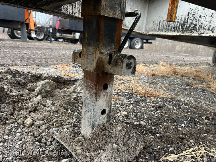 image for item LA9827 1994 Butler BT-2425-AUE  tilt deck equipment trailer