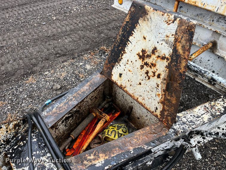 image for item LA9827 1994 Butler BT-2425-AUE  tilt deck equipment trailer