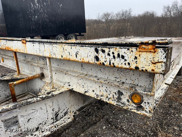 image for item LA9827 1994 Butler BT-2425-AUE  tilt deck equipment trailer