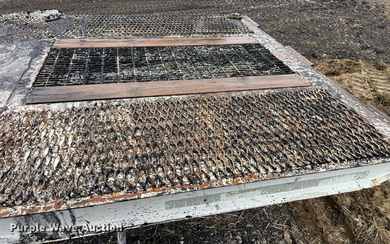 image for item LA9827 1994 Butler BT-2425-AUE  tilt deck equipment trailer