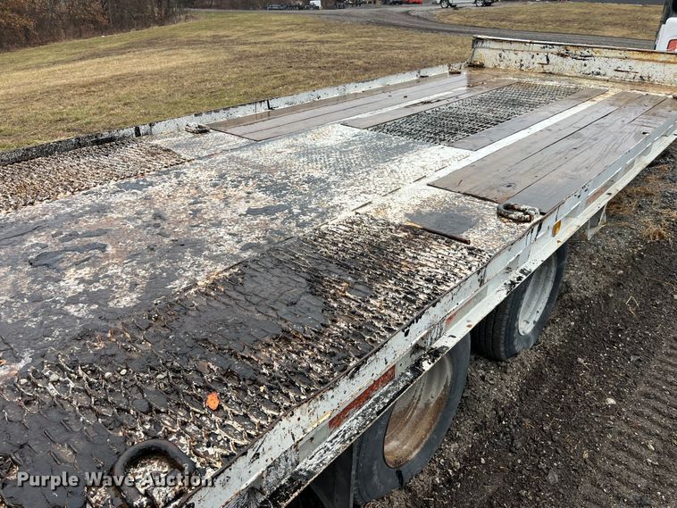 image for item LA9827 1994 Butler BT-2425-AUE  tilt deck equipment trailer
