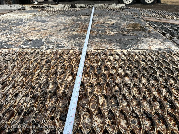 image for item LA9827 1994 Butler BT-2425-AUE  tilt deck equipment trailer