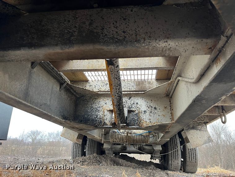 image for item LA9827 1994 Butler BT-2425-AUE  tilt deck equipment trailer