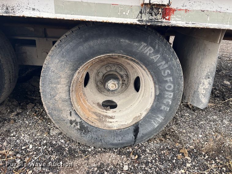 image for item LA9827 1994 Butler BT-2425-AUE  tilt deck equipment trailer