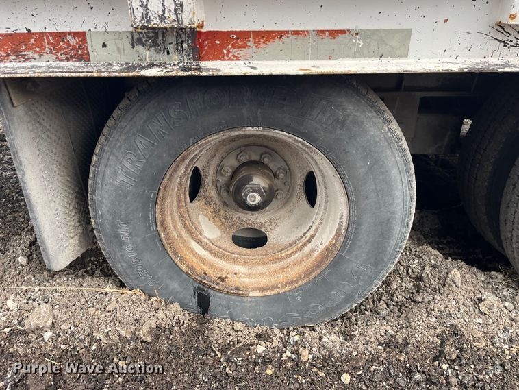 image for item LA9827 1994 Butler BT-2425-AUE  tilt deck equipment trailer