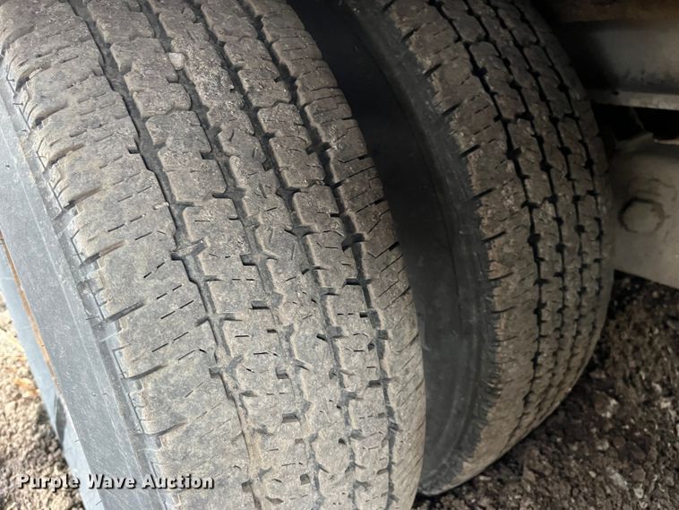 image for item LA9827 1994 Butler BT-2425-AUE  tilt deck equipment trailer