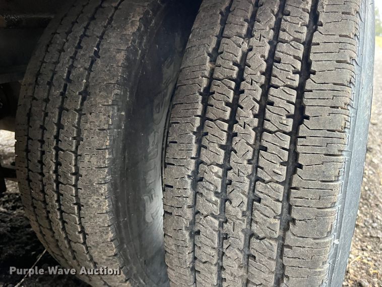 image for item LA9827 1994 Butler BT-2425-AUE  tilt deck equipment trailer