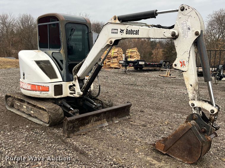 image for item LA9828 2004 Bobcat 430G ZHS  mini excavator