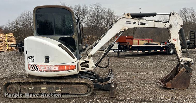 image for item LA9828 2004 Bobcat 430G ZHS  mini excavator