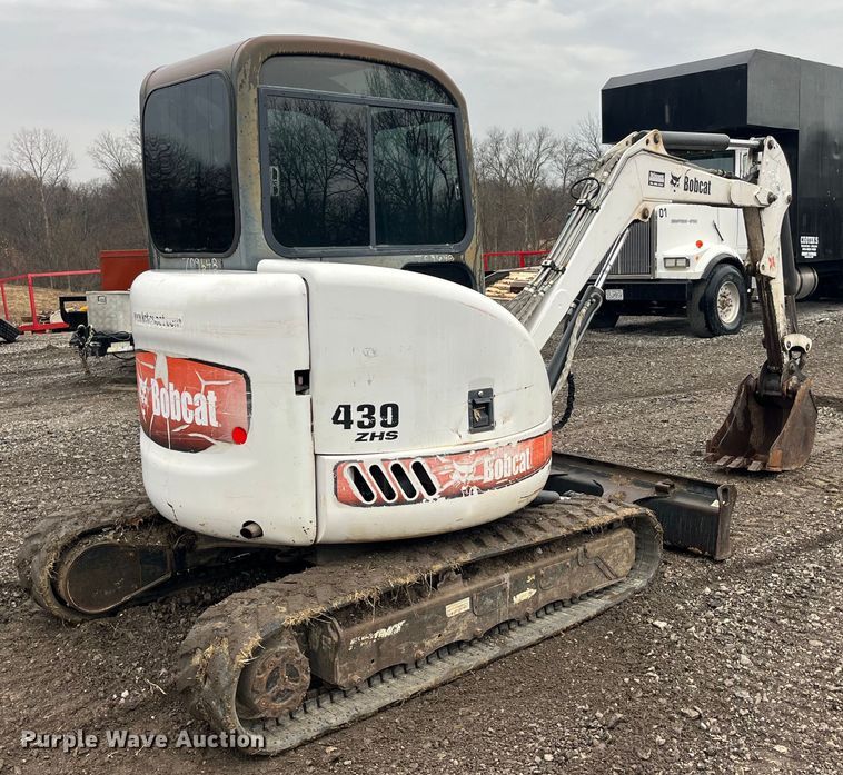 image for item LA9828 2004 Bobcat 430G ZHS  mini excavator