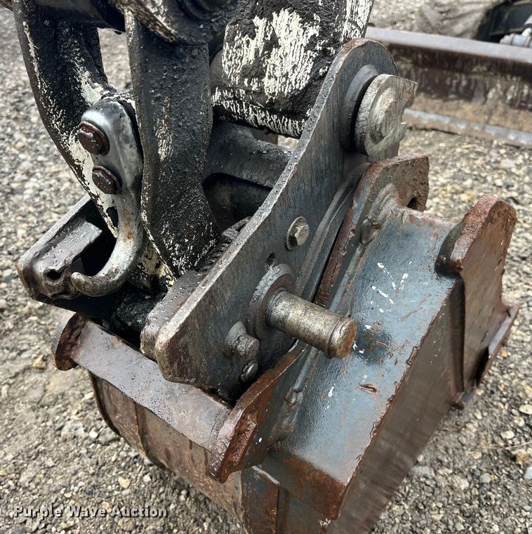 image for item LA9828 2004 Bobcat 430G ZHS  mini excavator