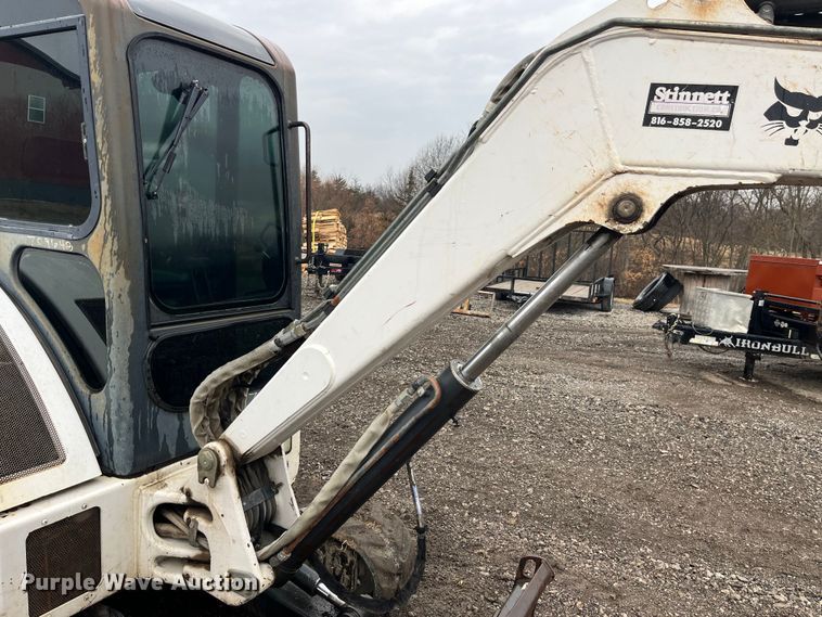 image for item LA9828 2004 Bobcat 430G ZHS  mini excavator