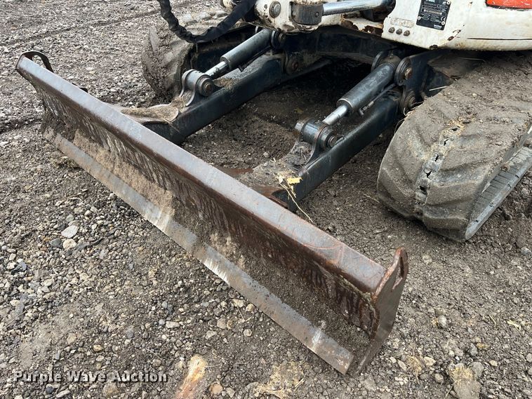 image for item LA9828 2004 Bobcat 430G ZHS  mini excavator