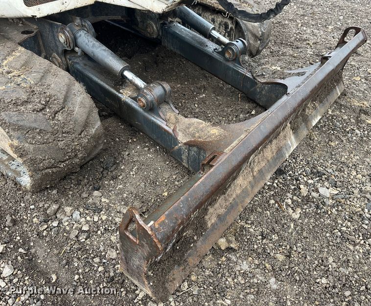 image for item LA9828 2004 Bobcat 430G ZHS  mini excavator