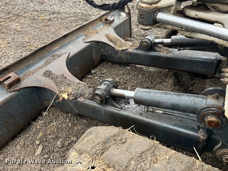 image for item LA9828 2004 Bobcat 430G ZHS  mini excavator