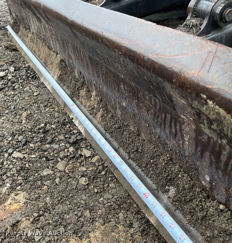 image for item LA9828 2004 Bobcat 430G ZHS  mini excavator