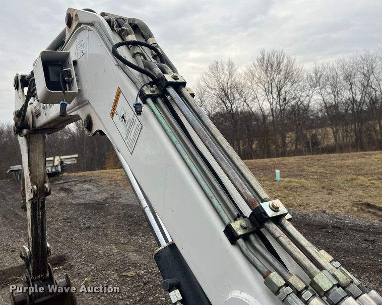 image for item LA9828 2004 Bobcat 430G ZHS  mini excavator