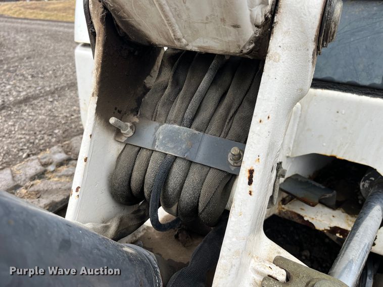 image for item LA9828 2004 Bobcat 430G ZHS  mini excavator