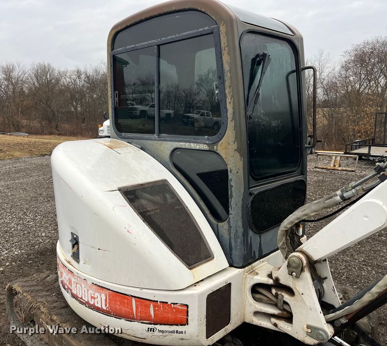 image for item LA9828 2004 Bobcat 430G ZHS  mini excavator