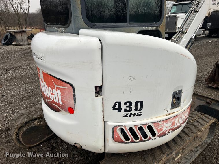 image for item LA9828 2004 Bobcat 430G ZHS  mini excavator