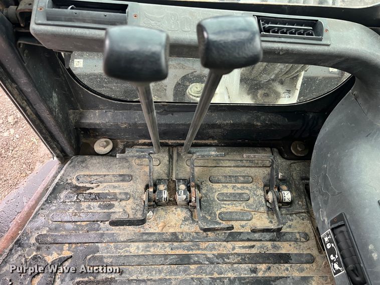 image for item LA9828 2004 Bobcat 430G ZHS  mini excavator