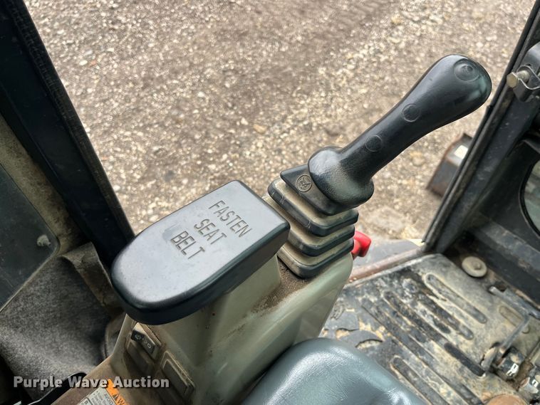 image for item LA9828 2004 Bobcat 430G ZHS  mini excavator