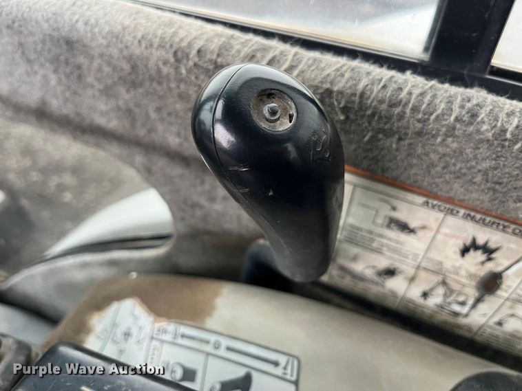 image for item LA9828 2004 Bobcat 430G ZHS  mini excavator