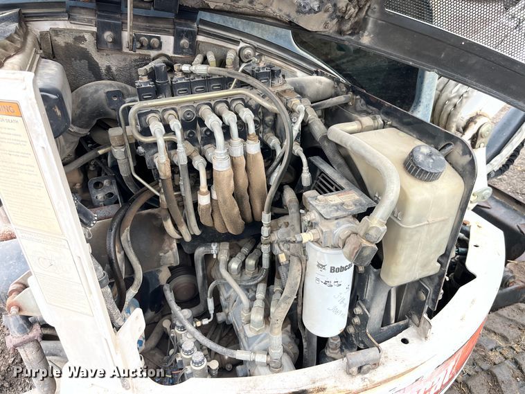 image for item LA9828 2004 Bobcat 430G ZHS  mini excavator