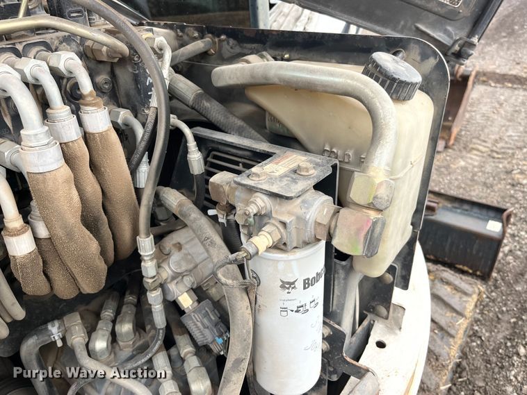 image for item LA9828 2004 Bobcat 430G ZHS  mini excavator