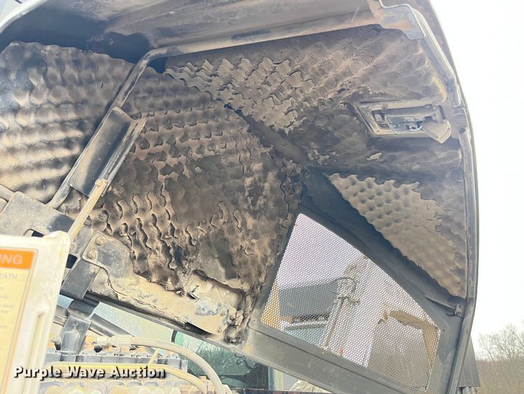 image for item LA9828 2004 Bobcat 430G ZHS  mini excavator