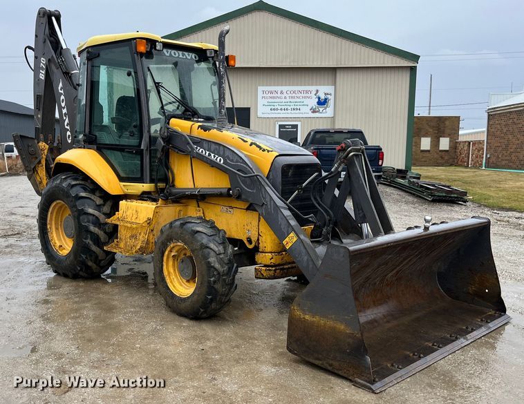 image for item LA9829 2006 Volvo BL70  backhoe