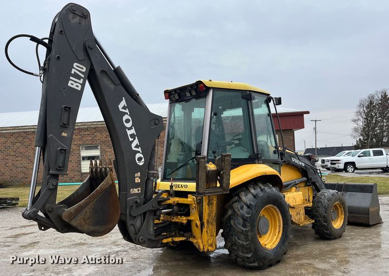 image for item LA9829 2006 Volvo BL70  backhoe