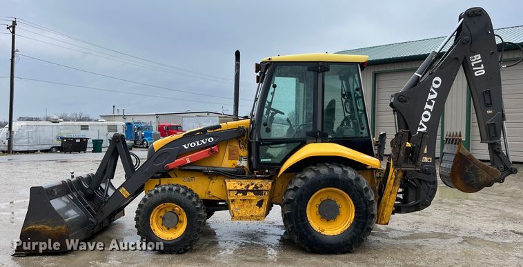 image for item LA9829 2006 Volvo BL70  backhoe