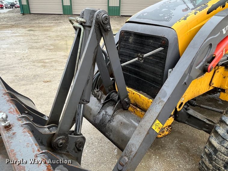 image for item LA9829 2006 Volvo BL70  backhoe