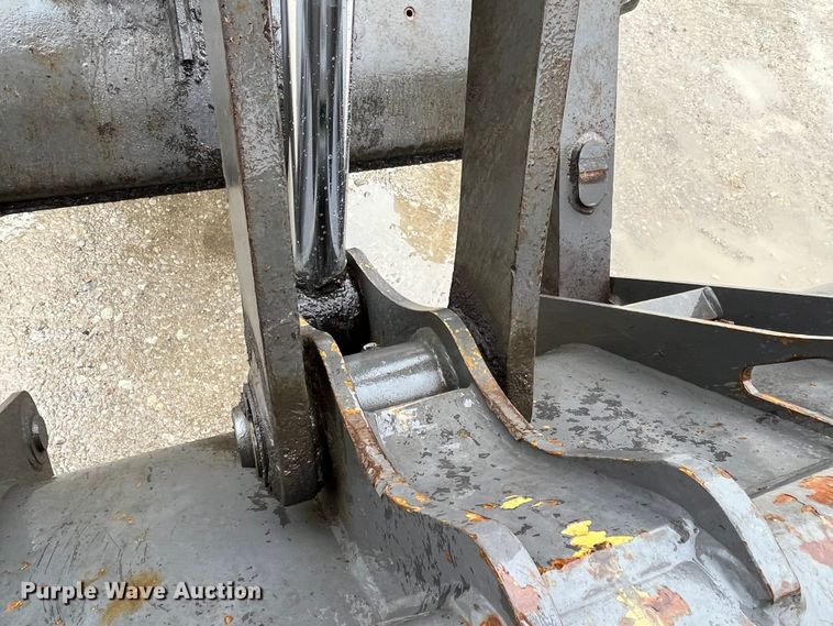 image for item LA9829 2006 Volvo BL70  backhoe