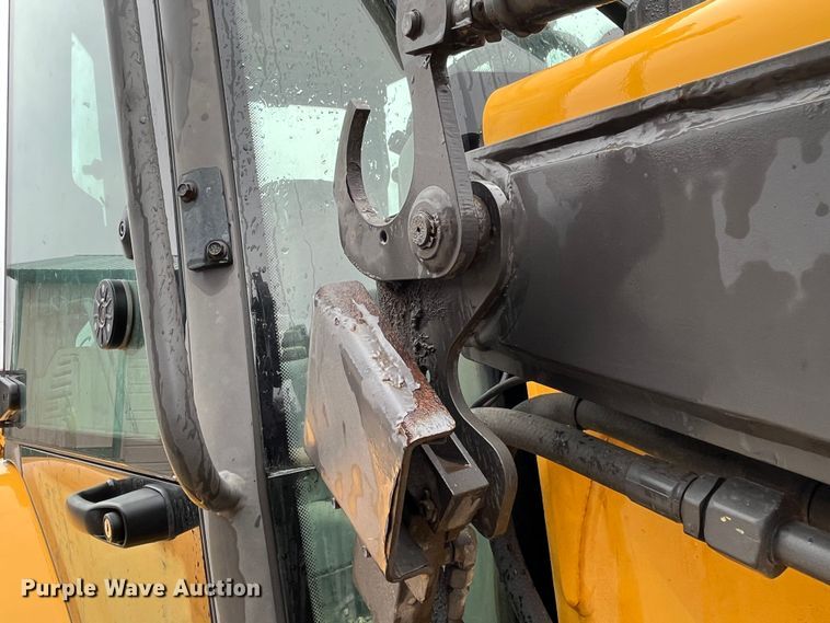 image for item LA9829 2006 Volvo BL70  backhoe
