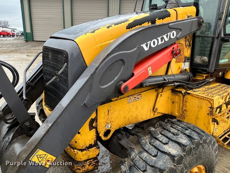 image for item LA9829 2006 Volvo BL70  backhoe
