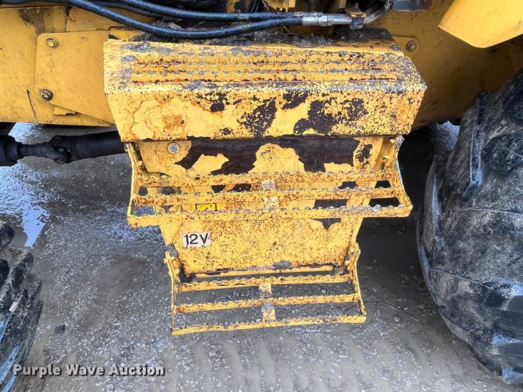 image for item LA9829 2006 Volvo BL70  backhoe