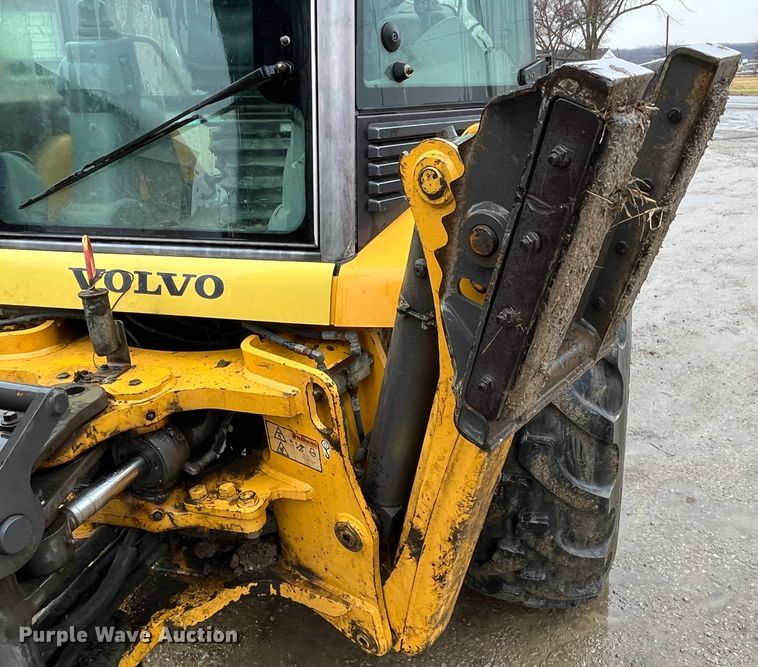 image for item LA9829 2006 Volvo BL70  backhoe