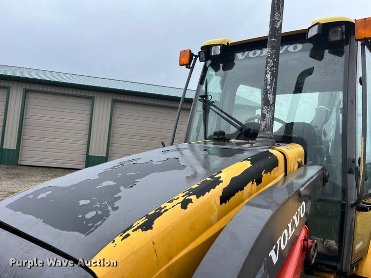 image for item LA9829 2006 Volvo BL70  backhoe