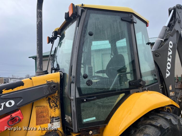 image for item LA9829 2006 Volvo BL70  backhoe