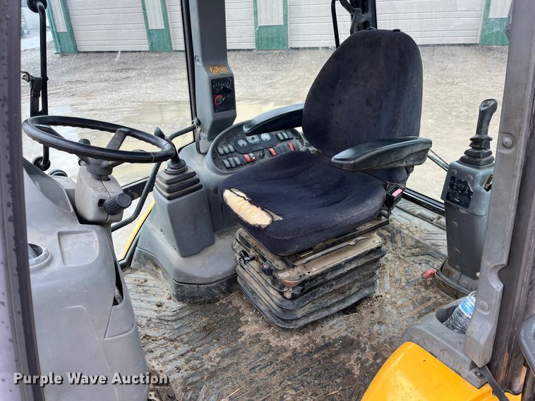 image for item LA9829 2006 Volvo BL70  backhoe