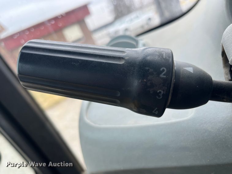 image for item LA9829 2006 Volvo BL70  backhoe