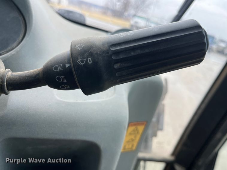 image for item LA9829 2006 Volvo BL70  backhoe