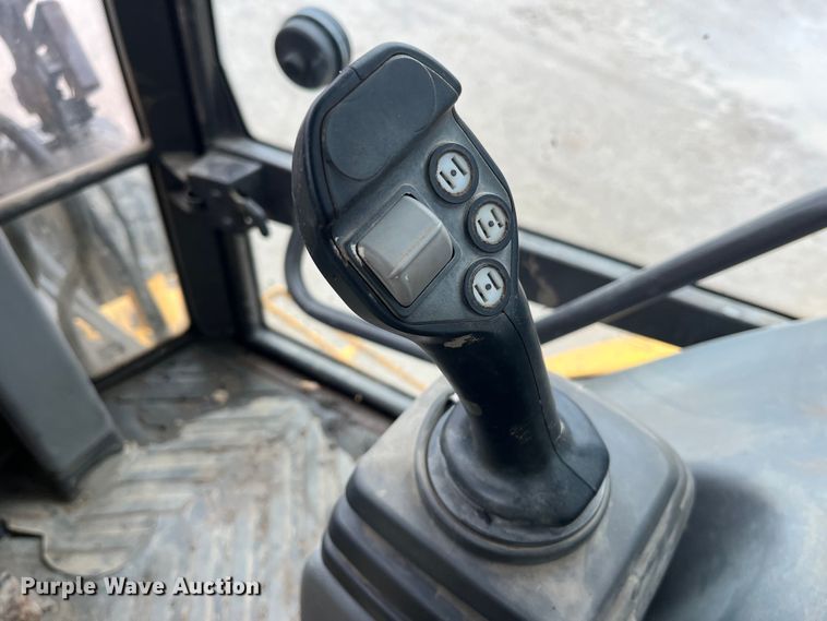 image for item LA9829 2006 Volvo BL70  backhoe